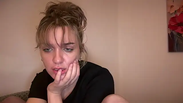 Snapshot of NeedyNida chatting on June 3, 2026, 9:12 am NeedyNida online show from June 3, 2026, 9:12 am
