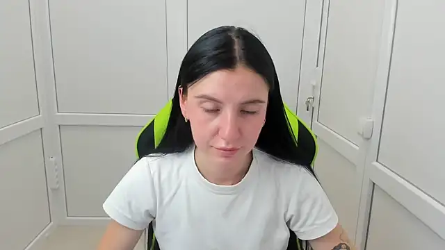 Snapshot of PatteMeoww chatting on July 17, 2026, 12:45 pm PatteMeoww online show from July 17, 2026, 12:45 pm