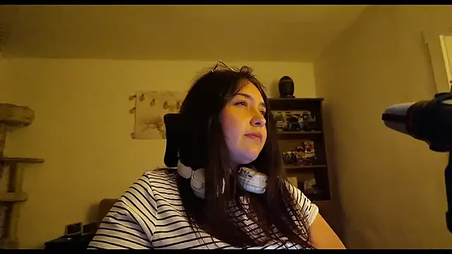 RosieBonbon online show from June 4, 2026, 7:09 pm