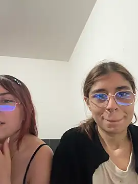 Snapshot of Cherry_Luna1 chatting on July 2, 2026, 2:11 am Cherry Luna1 online show from July 2, 2026, 2:11 am