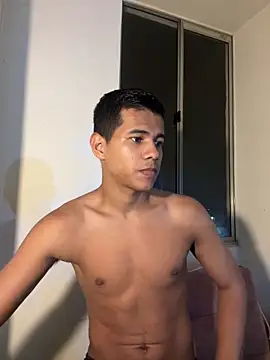 Andresfoxxxx online show from June 4, 2026, 9:04 am