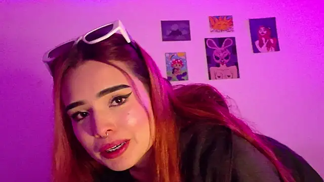 WendyandSienna online show from June 17, 2026, 4:26 am