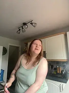Snapshot of Curvy_Vanilla chatting on June 6, 2026, 3:39 pm Curvy Vanilla online show from June 6, 2026, 3:39 pm