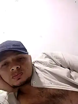 Snapshot of EnzoDesire chatting on July 13, 2026, 8:17 am EnzoDesire online show from July 13, 2026, 8:17 am
