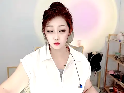 Snapshot of Mimi131499 chatting on July 24, 2026, 12:36 pm Mimi131499 online show from July 24, 2026, 12:36 pm