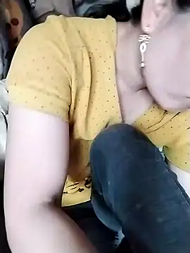 Vuiten32 online show from June 24, 2026, 3:27 am