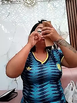 Snapshot of Amber_Herrera chatting on June 15, 2026, 12:29 pm Amber Herrera online show from June 15, 2026, 12:29 pm