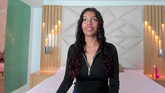 Aylin valerie online show from June 18, 2026, 7:29 pm