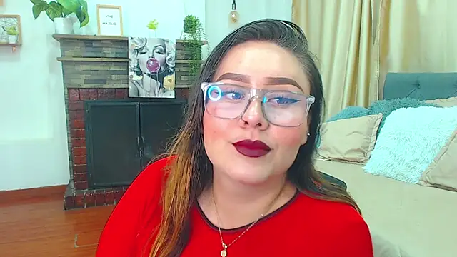 Snapshot of Khalia_ chatting on June 9, 2026, 6:52 pm Khalia online show from June 9, 2026, 6:52 pm