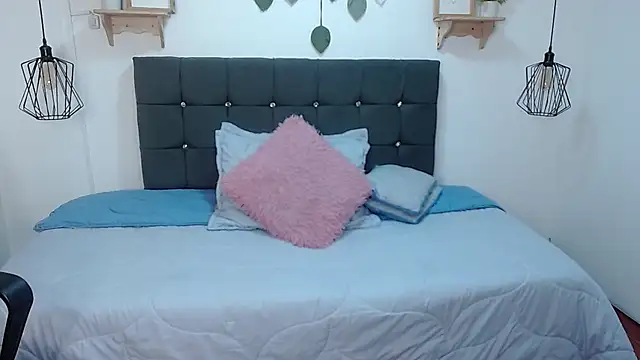 Snapshot of Khalia_ chatting on July 8, 2026, 7:29 pm Khalia online show from July 8, 2026, 7:29 pm