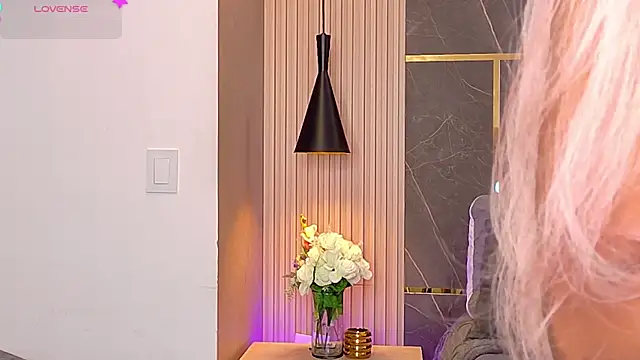 Charlotte-Brandt online show from June 12, 2026, 3:49 am