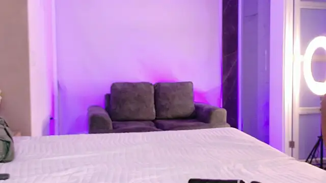 Charlotte-Brandt online show from July 22, 2026, 3:53 am