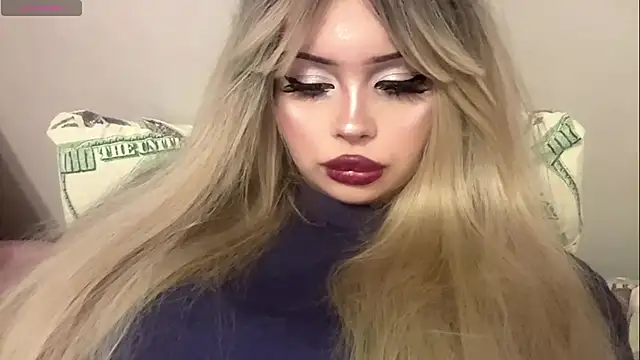 moonluv33 online show from July 25, 2026, 2:47 pm