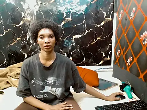 Snapshot of Caramelminxx_ chatting on June 29, 2026, 7:25 am Caramelminxx online show from June 29, 2026, 7:25 am