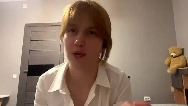 Mowhlntime online show from June 25, 2026, 1:49 am