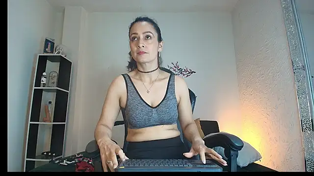 Snapshot of _Anais_Lanz chatting on July 7, 2026, 6:47 am Anais Lanz online show from July 7, 2026, 6:47 am