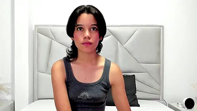Fernanda xxx online show from June 12, 2026, 7:35 pm