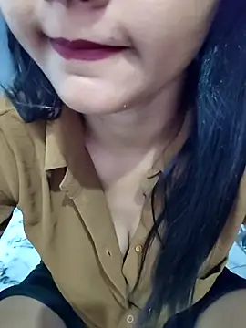 Snapshot of Miss-cutee chatting on June 16, 2026, 6:21 pm Miss-cutee online show from June 16, 2026, 6:21 pm