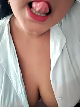Snapshot of Lusty_mussty chatting on July 6, 2026, 6:43 am Lusty mussty online show from July 6, 2026, 6:43 am