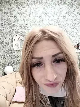 Eva Axel online show from June 7, 2026, 11:58 am