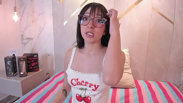 Snapshot of Little_emy_ chatting on July 29, 2026, 12:03 pm Little emy online show from July 29, 2026, 12:03 pm