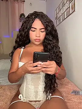 karelyssc online show from June 17, 2026, 12:02 am