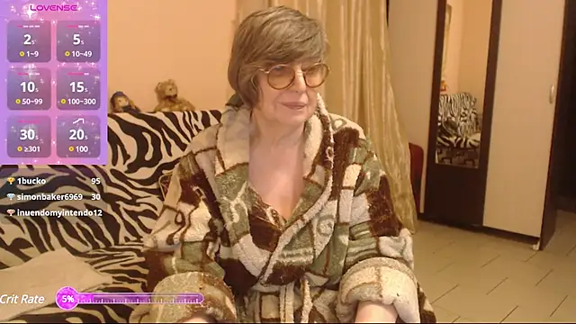 Snapshot of Sharon_Amore chatting on December 20, 2024, 6:13 pm Sharon Amore online show from December 20, 2024, 6:13 pm