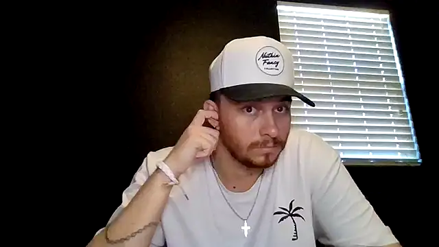Snapshot of Mikecloudyhawk chatting on July 5, 2026, 10:50 pm Mikecloudyhawk online show from July 5, 2026, 10:50 pm