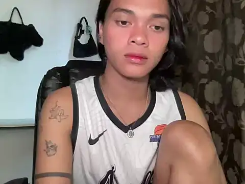 Snapshot of Justine0419 chatting on July 12, 2026, 9:33 am Justine0419 online show from July 12, 2026, 9:33 am