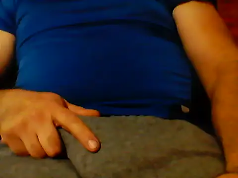 sedentalmaduro online show from June 18, 2026, 2:01 am