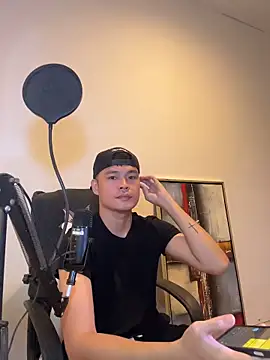 Snapshot of clarkdangerous chatting on June 19, 2026, 12:04 am clarkdangerous online show from June 19, 2026, 12:04 am