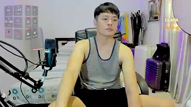 Snapshot of clarkdangerous chatting on June 30, 2026, 12:22 am clarkdangerous online show from June 30, 2026, 12:22 am
