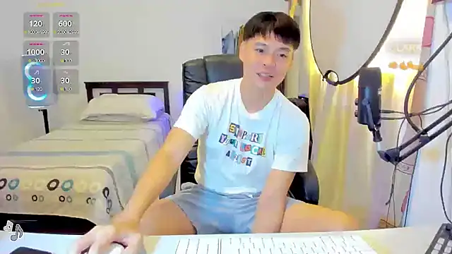Snapshot of clarkdangerous chatting on July 8, 2026, 12:04 am clarkdangerous online show from July 8, 2026, 12:04 am