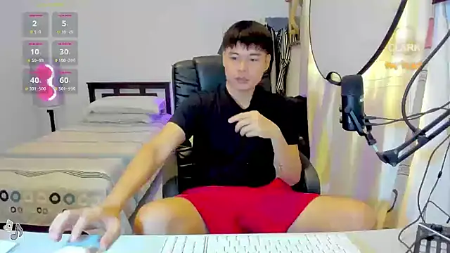 Snapshot of clarkdangerous chatting on July 13, 2026, 1:08 am clarkdangerous online show from July 13, 2026, 1:08 am
