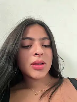 Snapshot of canelareina chatting on June 17, 2026, 8:10 pm canelareina online show from June 17, 2026, 8:10 pm
