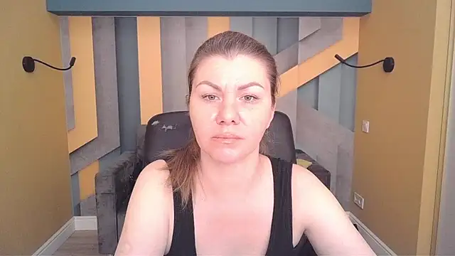 LunaKissesx online show from June 9, 2026, 5:52 am