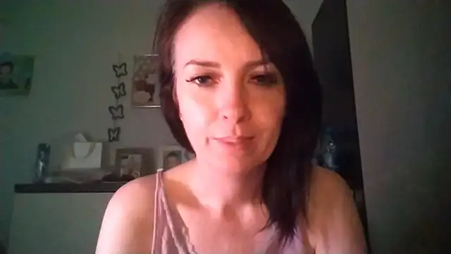 Snapshot of JenniferAlone chatting on June 16, 2026, 9:17 pm JenniferAlone online show from June 16, 2026, 9:17 pm