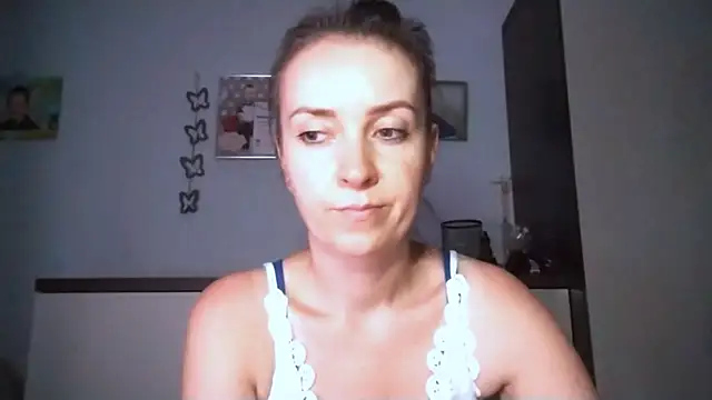 Snapshot of JenniferAlone chatting on June 30, 2026, 8:21 pm JenniferAlone online show from June 30, 2026, 8:21 pm