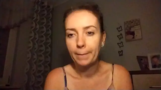 Snapshot of JenniferAlone chatting on July 3, 2026, 8:26 pm JenniferAlone online show from July 3, 2026, 8:26 pm