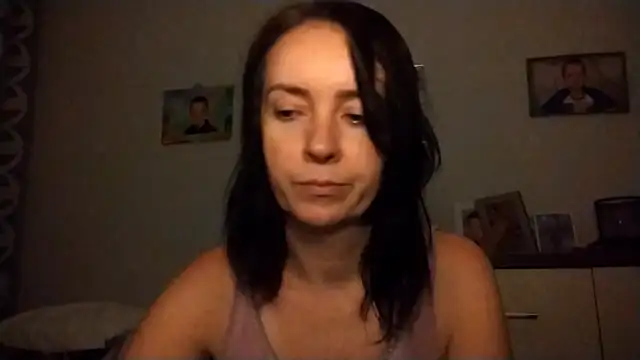 Snapshot of JenniferAlone chatting on July 4, 2026, 8:15 pm JenniferAlone online show from July 4, 2026, 8:15 pm