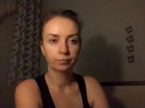Snapshot of JenniferAlone chatting on July 15, 2026, 8:14 pm JenniferAlone online show from July 15, 2026, 8:14 pm