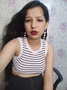 Snapshot of Queen_Rosyy chatting on June 20, 2026, 2:47 am Queen Rosyy online show from June 20, 2026, 2:47 am