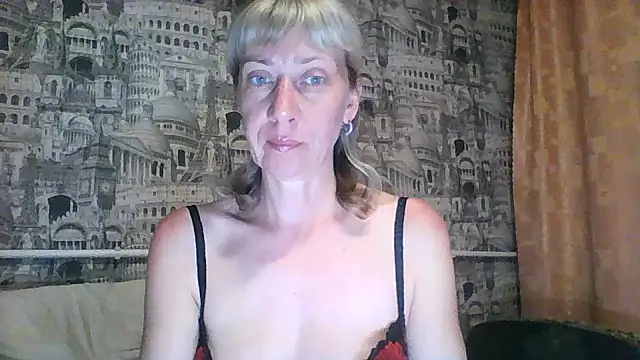 Snapshot of SkyGI chatting on June 15, 2026, 8:44 pm SkyGI online show from June 15, 2026, 8:44 pm