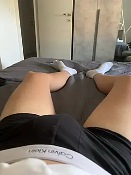 giovvgg online show from June 12, 2026, 2:49 pm