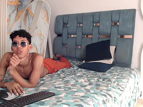 Thick cock guys online show from June 11, 2026, 12:32 am