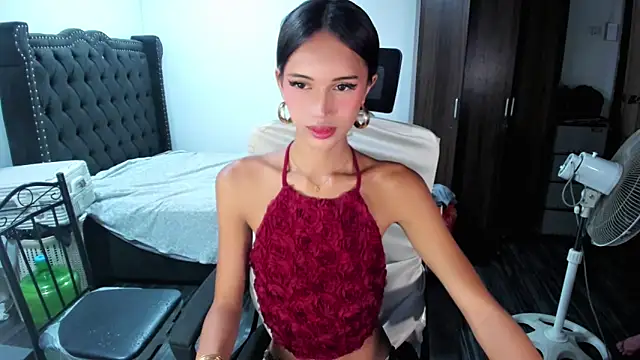 Snapshot of SultryKaye chatting on June 23, 2026, 9:35 pm SultryKaye online show from June 23, 2026, 9:35 pm