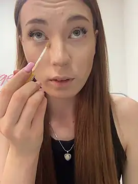 AlisaRussel online show from June 12, 2026, 4:06 pm
