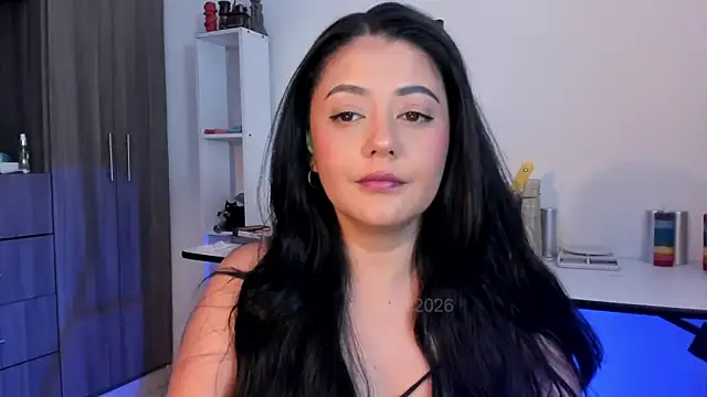 LauraToro  online show from June 20, 2026, 6:38 am