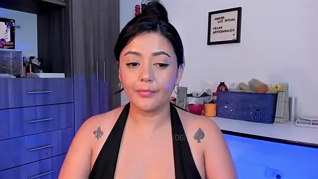 LauraToro  online show from June 21, 2026, 9:34 am