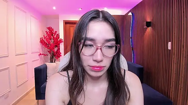 Emma caarter  online show from August 4, 2026, 3:43 am